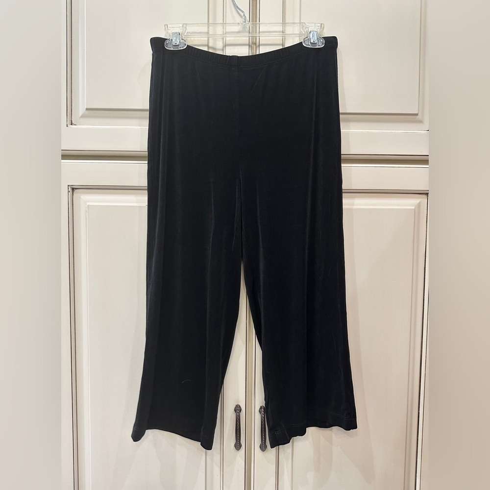 Chicos Black Women's Gaucho Pants